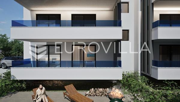 Zadar, Sukošan, modern két hálószobás lakás kerttel, kiváló helyen