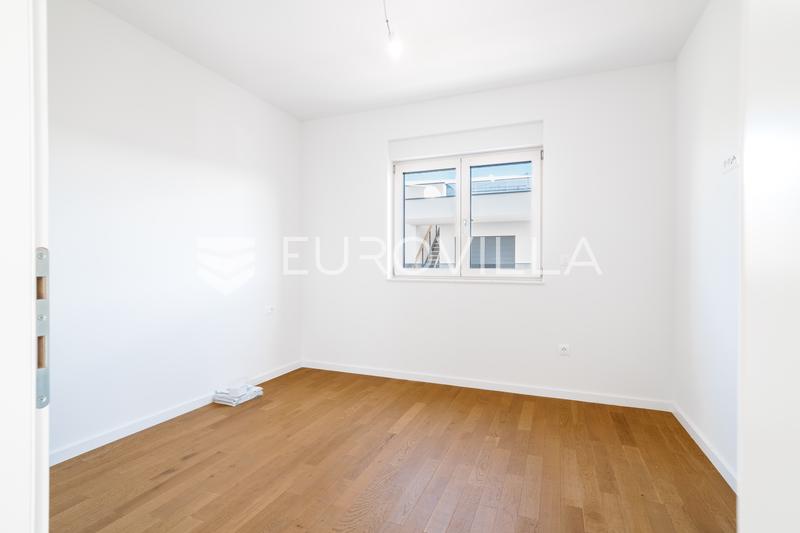 Zara, Sukosan, moderno appartamento con due camere da letto e giardino in una posizione eccellente - 8