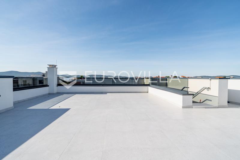 Zara, Sukosan, moderno appartamento con due camere da letto e giardino in una posizione eccellente - 18