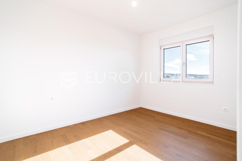 Zara, Sukosan, moderno appartamento con due camere da letto e giardino in una posizione eccellente - 6