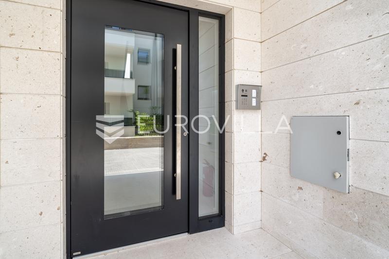 Zara, Sukosan, moderno appartamento con due camere da letto e giardino in una posizione eccellente - 9