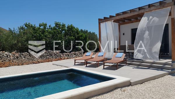 Rogoznica, Podorljak, YENİ İNŞAAT, yüzme havuzlu, güzelce dekore edilmiş ev, 150 m²
