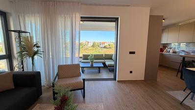 Zadar, Petrčane, modern háromszobás lakás kiváló helyen