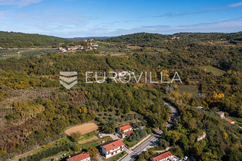 Istria, zona de Buje - casa con encanto en un entorno tranquilo y con gran potencial - 22