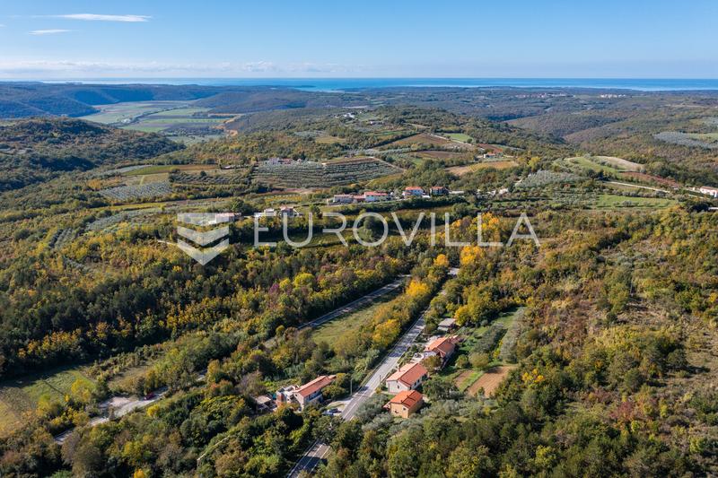 Istria, zona de Buje - casa con encanto en un entorno tranquilo y con gran potencial - 26