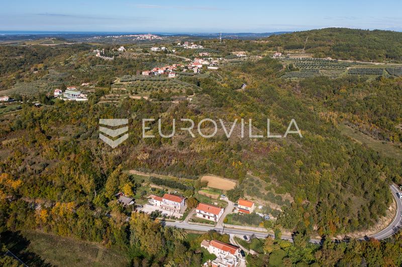 Istria, zona de Buje - casa con encanto en un entorno tranquilo y con gran potencial - 28
