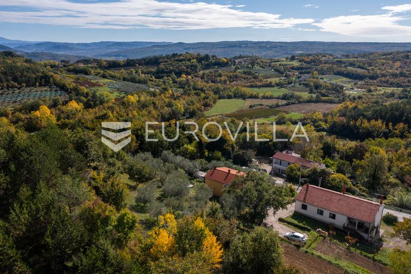Istria, zona de Buje - casa con encanto en un entorno tranquilo y con gran potencial - 32
