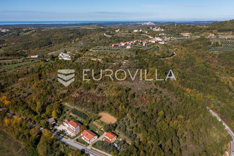 Istria, zona de Buje - casa con encanto en un entorno tranquilo y con gran potencial - 27