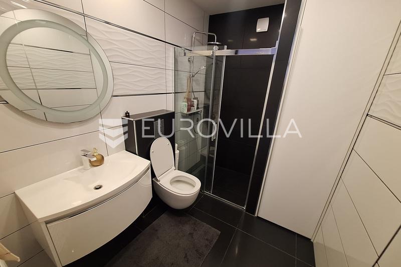 Karlovac, Luscic, Haus 345 m², neu renoviert, ausgezeichnete Lage - 12