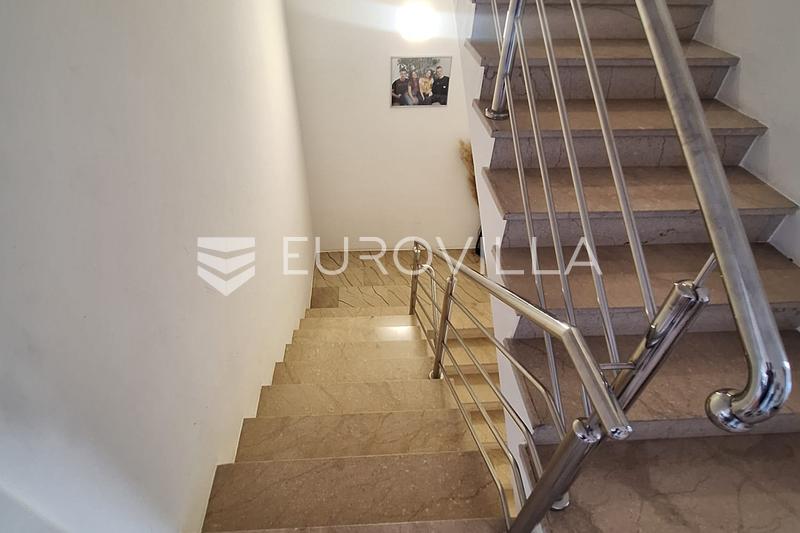 Karlovac, Luscic, Haus 345 m², neu renoviert, ausgezeichnete Lage - 15