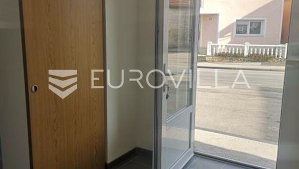 Ljubescica, Centro, local comercial 55 m²
