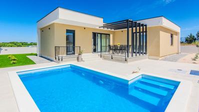 Privlaka, maison moderne avec piscine