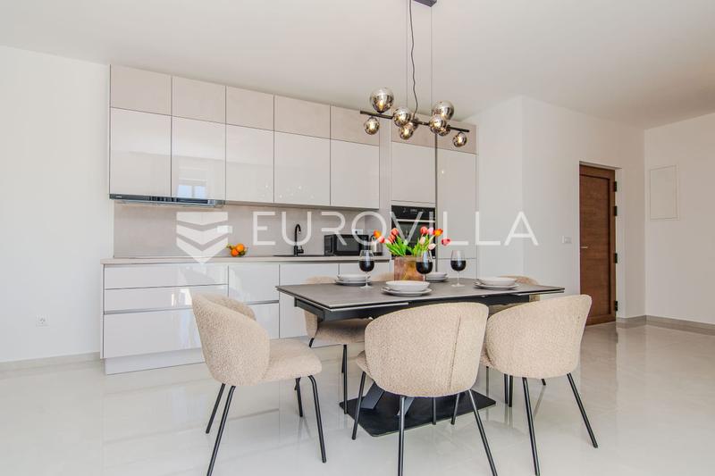 Privlaka, modernes Haus mit Swimmingpool - 14