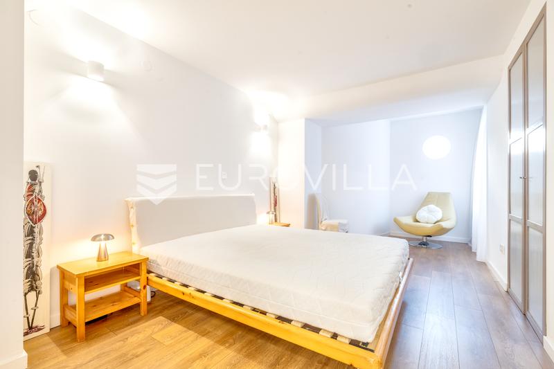 Zagreb, Vrhovec, odličan dvosoban stan 56 m2 + VPM