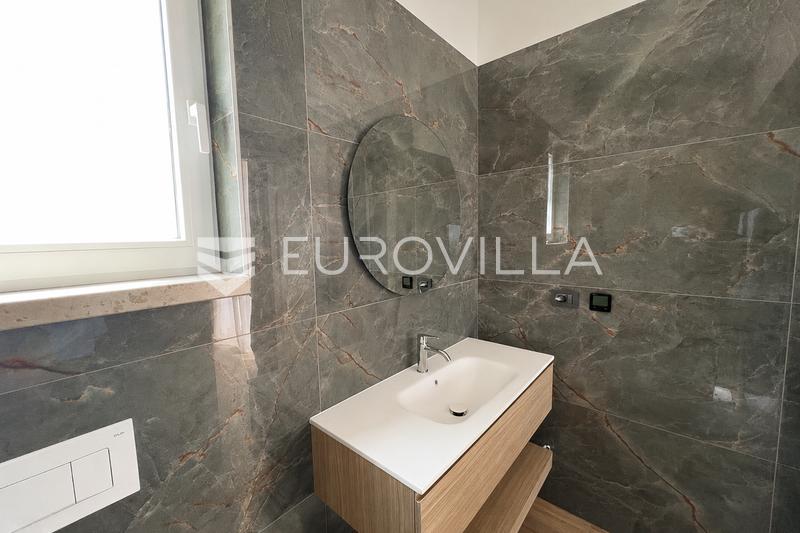 Istria, vicinanze di Parenzo, villa di lusso in pietra con vista panoramica sul mare - 12