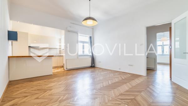 Zagreb, Petrinjska, uređen poslovni prostor 60 m²
