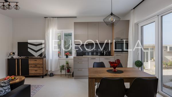 Dubrovnik, Plat - maison avec potentiel et un appartement récemment rénové