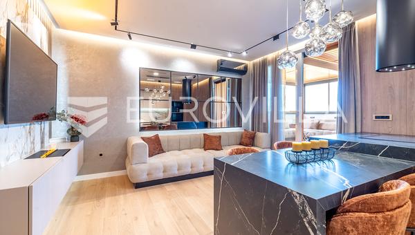 Velika Gorica, eine luxuriöse Dreizimmerwohnung mit einem Garagenstellplatz von 91 m²
