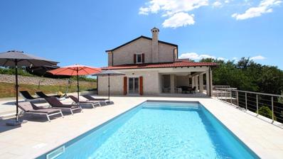 Istra, Kanfanar, prekrasna kuća 280 m² na velikom imanju od 1900 m²