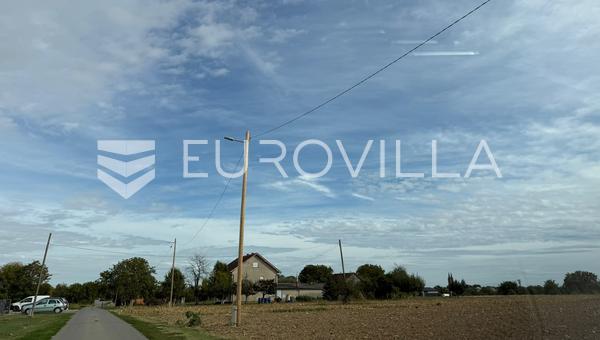 Đakovo - Vonzó építési telek 2 669 m²