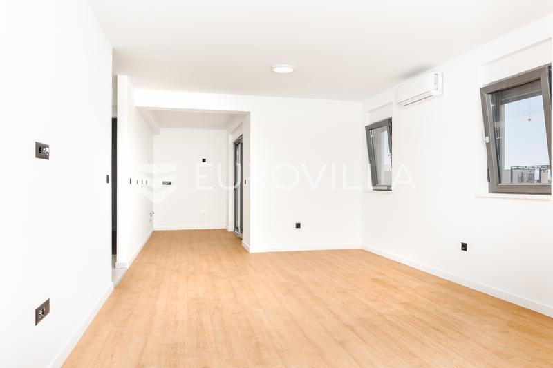 Zadar, Privlaka, penthouse s výhľadom na more, 81,98 m² - 9