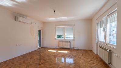 Varaždin, Banfica dvosoban stan površine 55 m²
