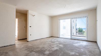 Ciovo, Okrug Gornji, apartamento de três quartos no primeiro andar com loggia.
