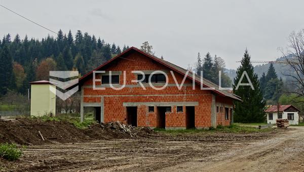 Donja Dobra, Produktionshall, byggnad och tomtarea på 17 210 m²