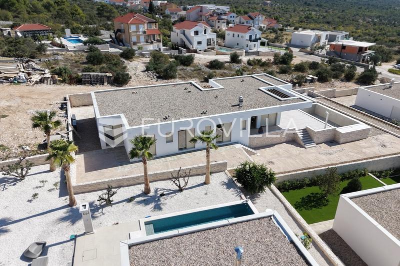 Primošten, medencés villa tengerre néző kilátással, 385,20 m² - 7