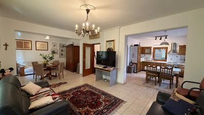 Đakovo, Villa - Yüzme Havuzlu ve Garajlı Kaliteli Dört Katlı Ev