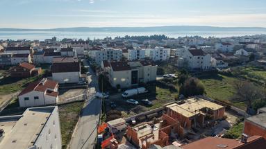 Kastel Luksic, apartamento de un dormitorio en el primer piso de un edificio nuevo.