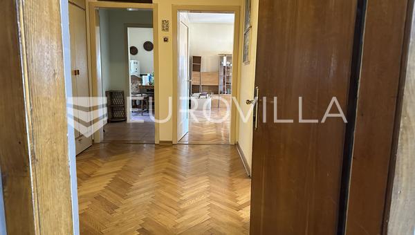 Požega'da, merkezde garajlı, iki yatak odalı daire