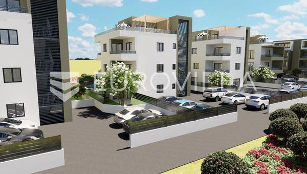 Trogir, jednosoban stan s privatnim vrtom