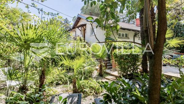 Opatija, Centro, un hermoso piso de la casa de 141 m² en una villa de la época italiana