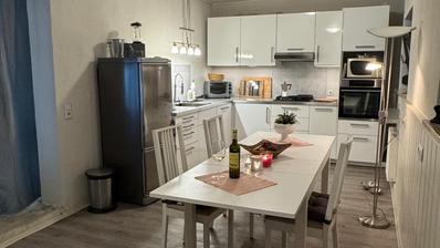 Jastrebarsko, Plešivica, hiša 266 m² z bazenom na mirni lokaciji