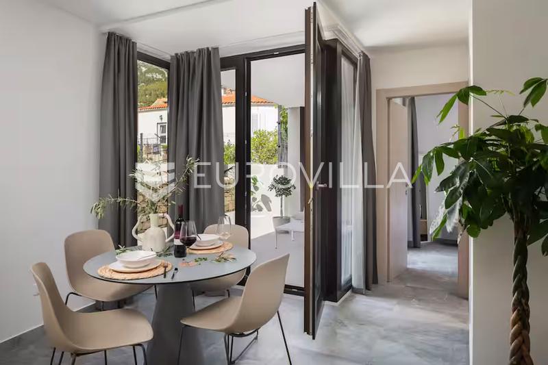 Studio apartment, Komiža