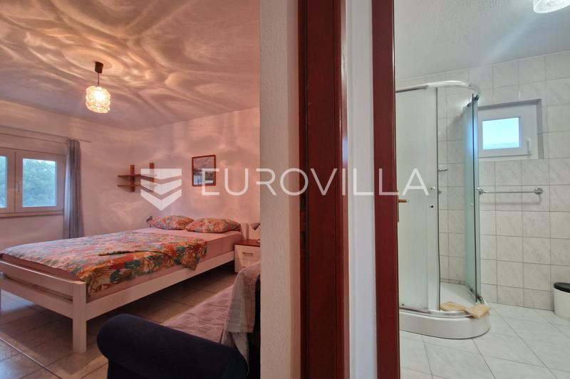 Vir, Hiša s 5 apartmaji in pogledom na morje - 28