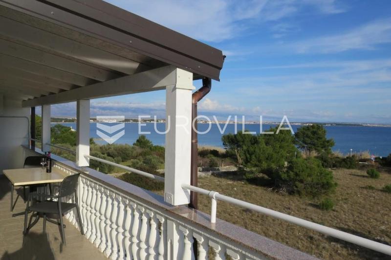 Vir, Maison avec 5 appartements et vue sur la mer - 2