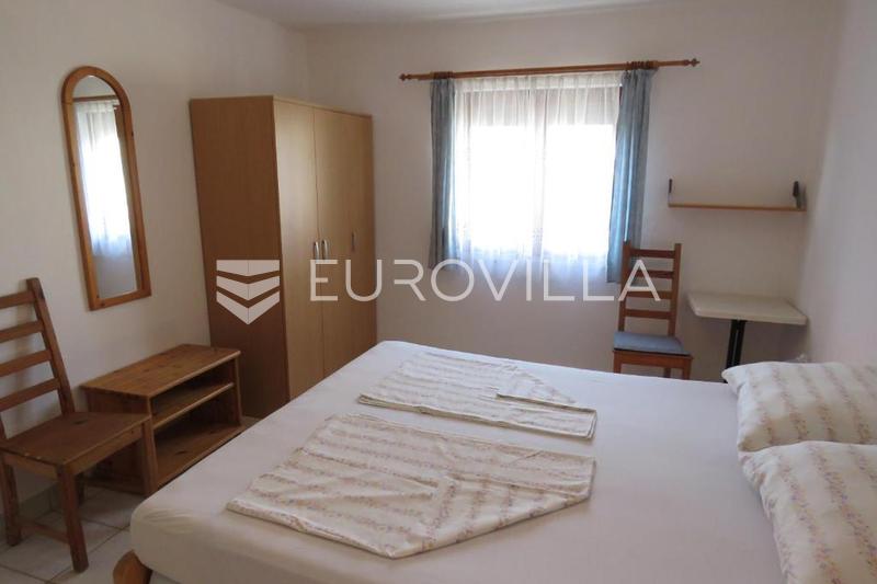 Vir, Maison avec 5 appartements et vue sur la mer - 21