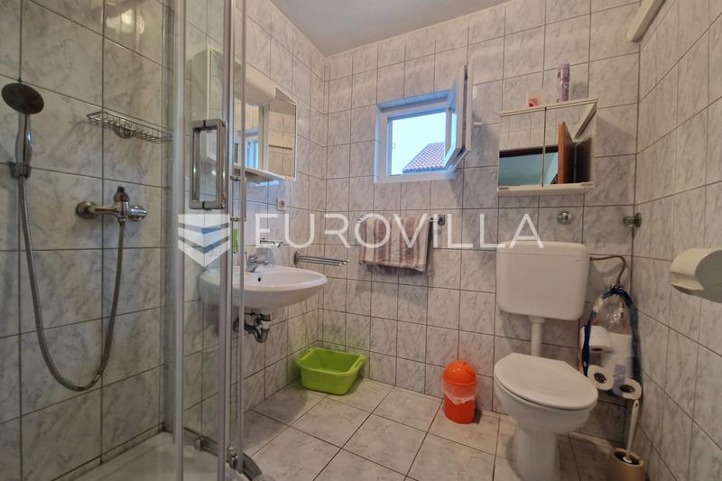 Vir, Hiša s 5 apartmaji in pogledom na morje - 21