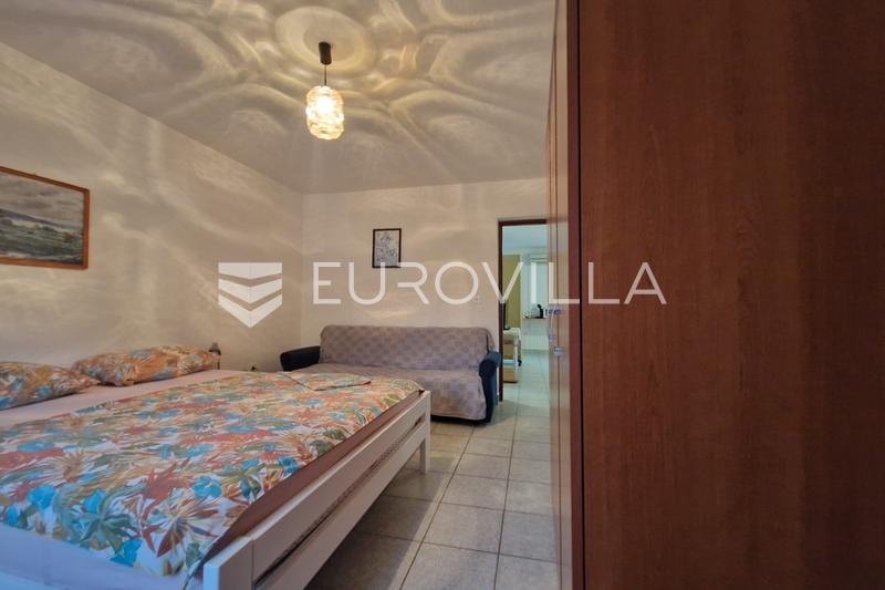 Vir, Hiša s 5 apartmaji in pogledom na morje - 30