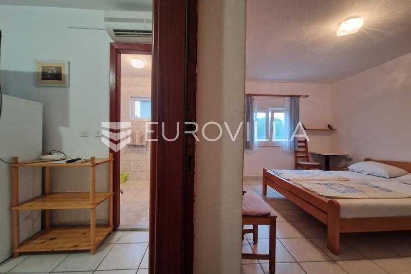 Vir, Hiša s 5 apartmaji in pogledom na morje - 37