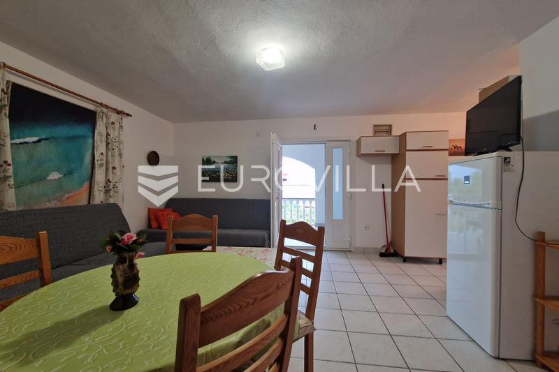 Vir, Hiša s 5 apartmaji in pogledom na morje - 24