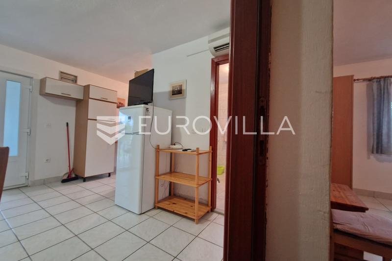 Vir, Hiša s 5 apartmaji in pogledom na morje - 36
