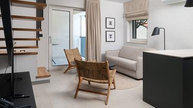 Zadar, Sv. Filip i Jakov, modern kétszintes rezidencia egy luxus lakókomplexumban