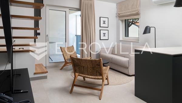 Zadar, Sv. Filip i Jakov, modern two-storey residence in a luxury residential complex