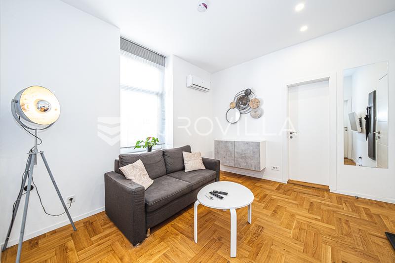 Zagreb, Berislaviceva, vacker enrumslägenhet 34 m² - 2
