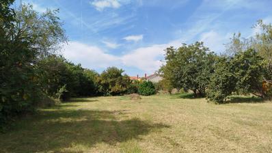 Pula, Busoler – Prostrano građevinsko zemljište 1360 m2 za dom iz snova blizu centra grada