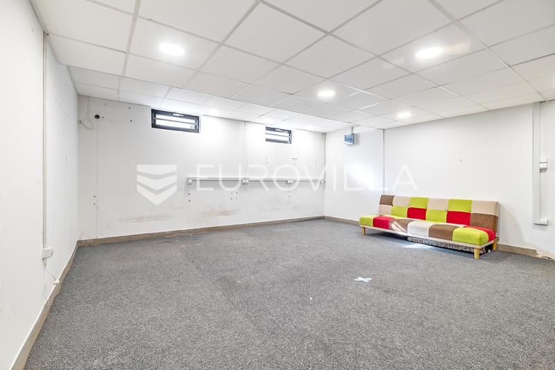 Zagreb, Zagorska ulica, pritlični poslovni prostor velikosti 70 m² s kletjo 25 m² in shrambo 10 m² - 4