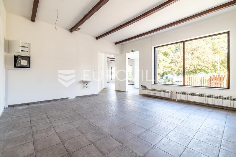 Zagreb, Zagorska ulica, pritlični poslovni prostor velikosti 70 m² s kletjo 25 m² in shrambo 10 m² - 2